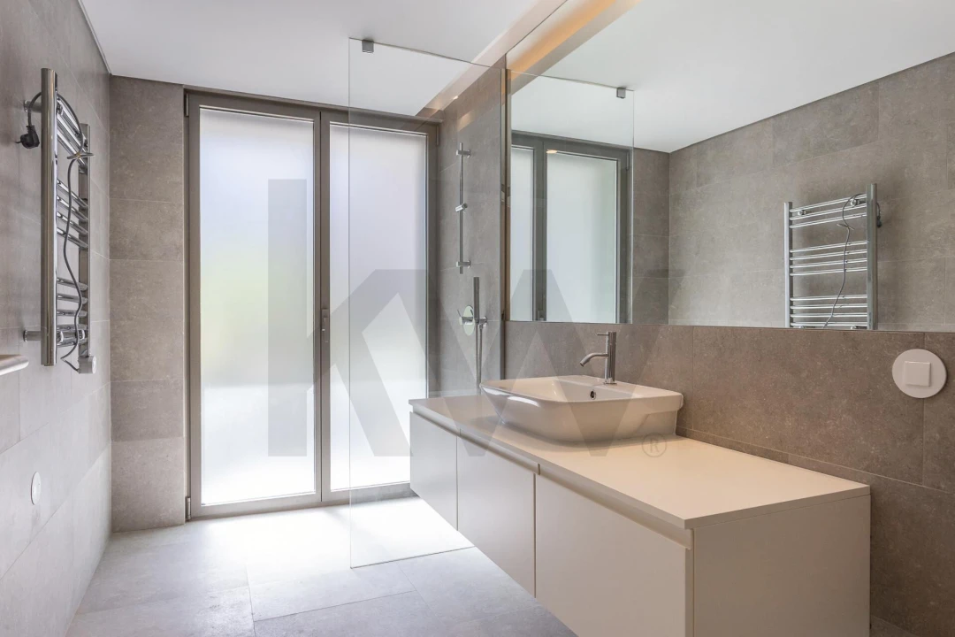 Apartamento T2 para Arrendamento em Algés, Linda-A-Velha e Cruz Quebrada-Dafundo Foto 16
