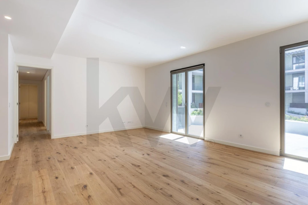 Apartamento T2 para Arrendamento em Algés, Linda-A-Velha e Cruz Quebrada-Dafundo Foto 10