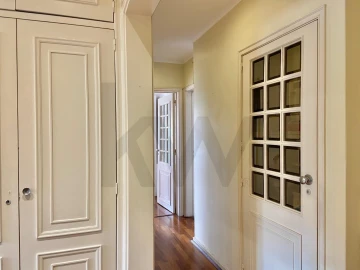 Apartamento T4 para Arrendamento em Lumiar