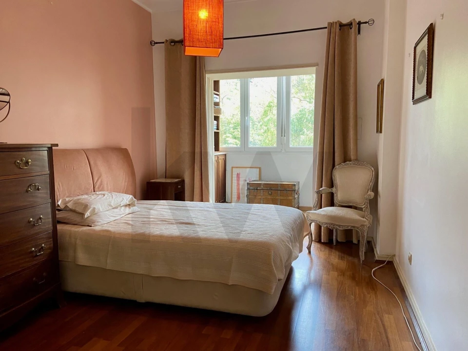 Apartamento T4 para Arrendamento em Lumiar Foto 8