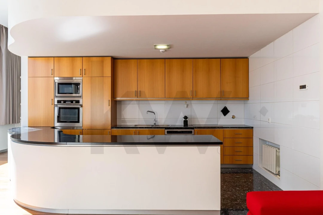 Apartamento T1 para Arrendamento em Ramalde Foto 3