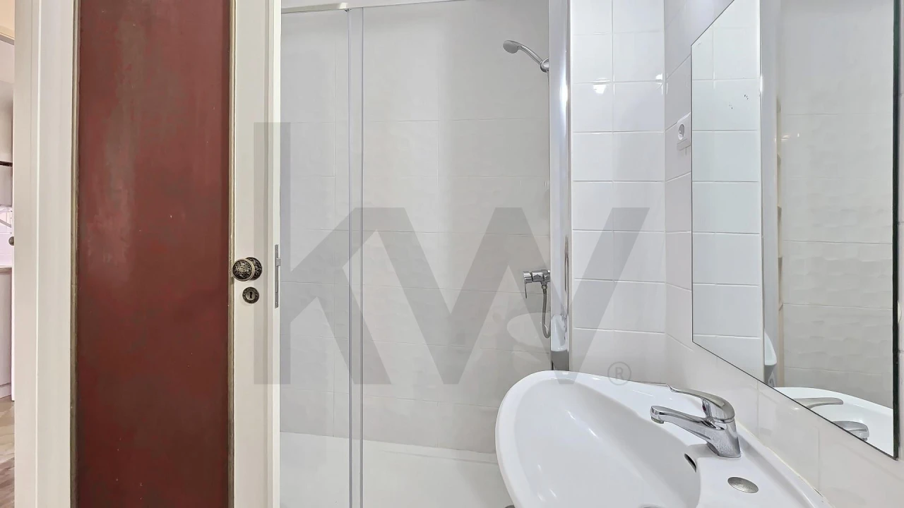 Apartamento T3 para Venda em Santo Antonio dos Olivais Foto 37