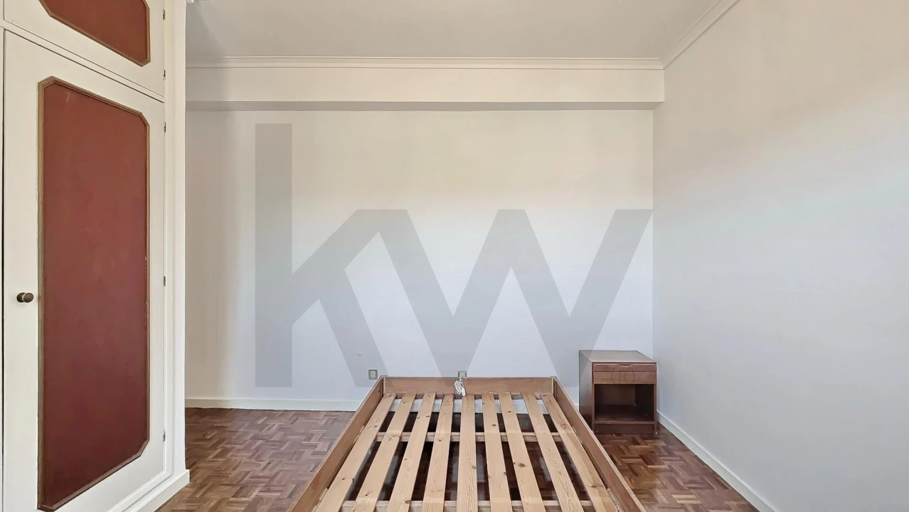 Apartamento T3 para Venda em Santo Antonio dos Olivais Foto 27