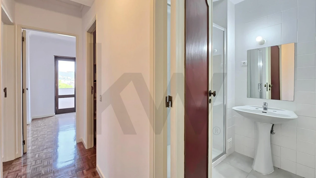Apartamento T3 para Venda em Santo Antonio dos Olivais Foto 35