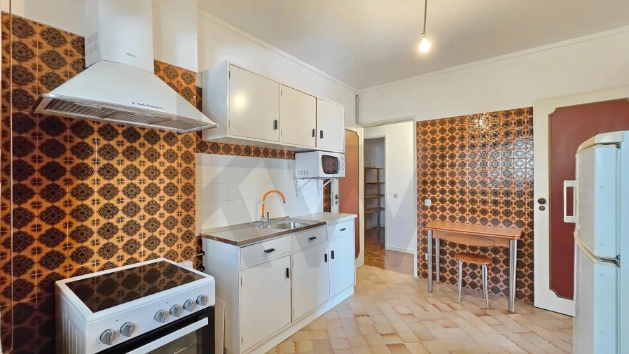 Apartamento T3 para Venda em Santo Antonio dos Olivais Foto 13