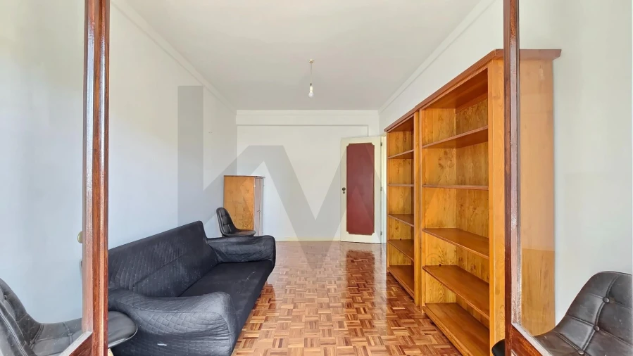 Apartamento T3 para Venda em Santo Antonio dos Olivais Foto 5