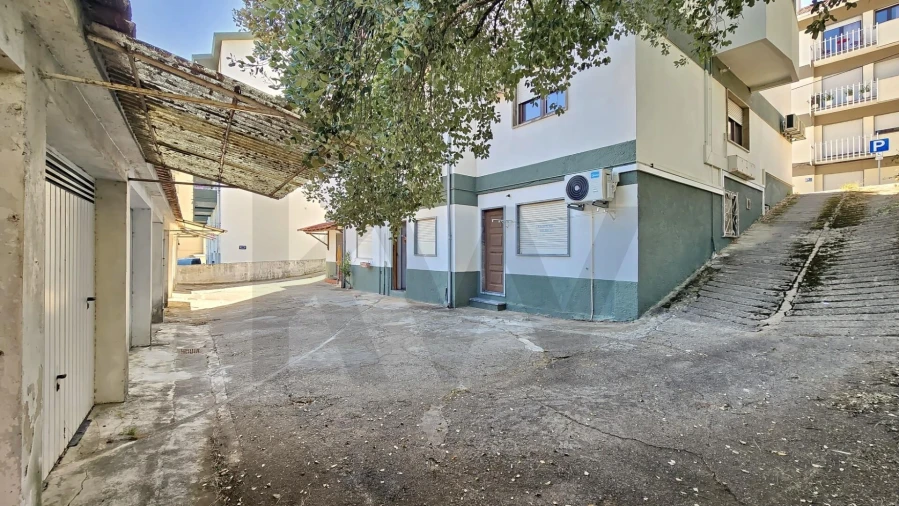 Apartamento T3 para Venda em Santo Antonio dos Olivais Foto 38