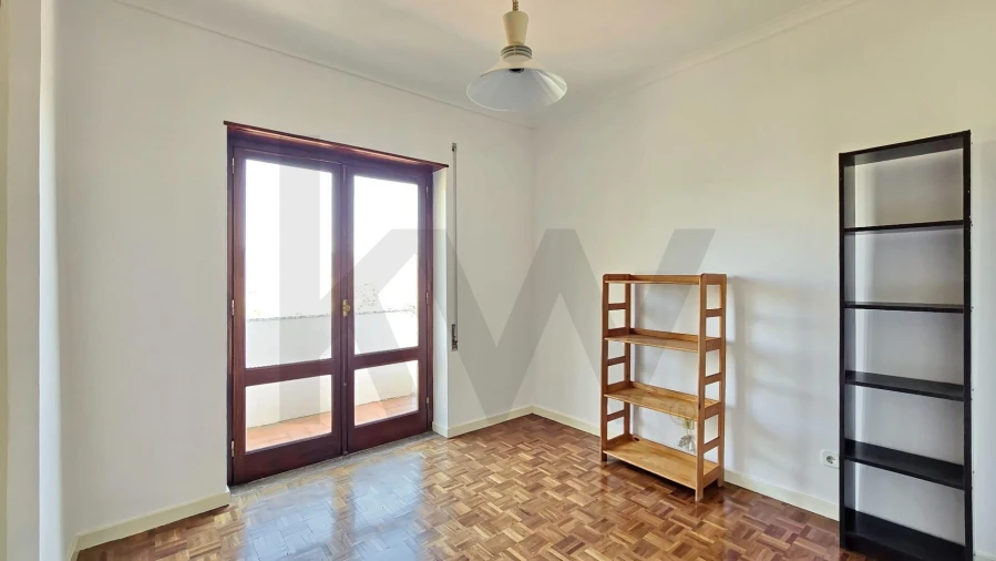 Apartamento T3 para Venda em Santo Antonio dos Olivais Foto 28