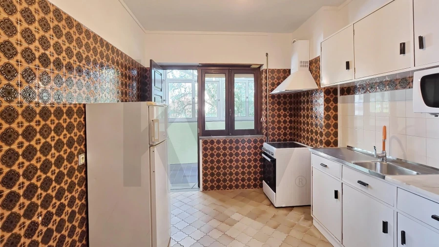Apartamento T3 para Venda em Santo Antonio dos Olivais Foto 9