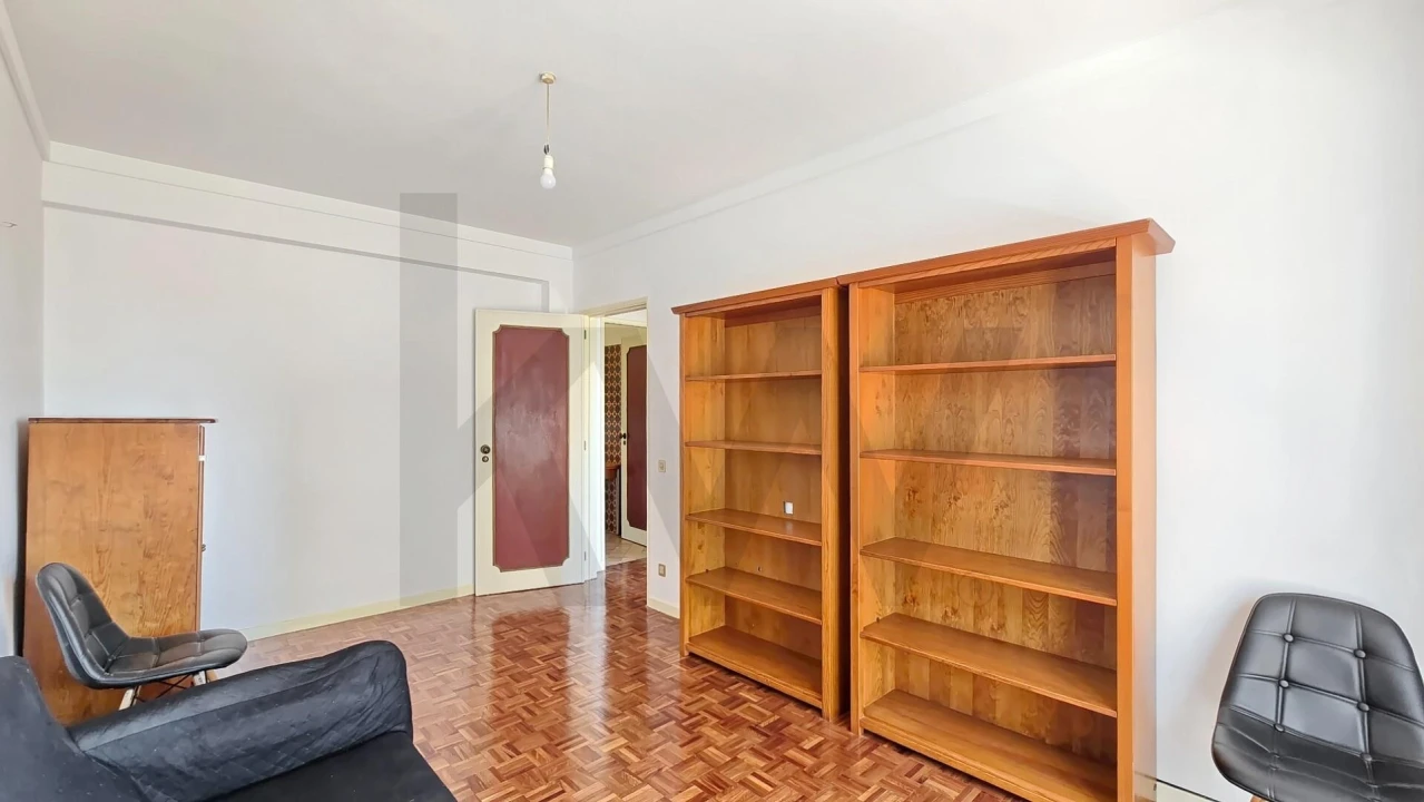 Apartamento T3 para Venda em Santo Antonio dos Olivais Foto 4