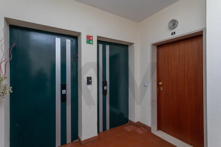 Apartamento T3 para Venda em Cacém e São Marcos Foto 26