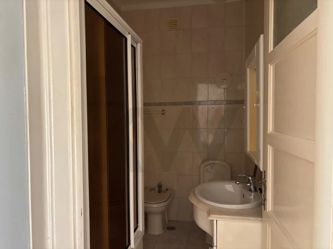 Apartamento T2 para Venda em Alfragide Foto 4