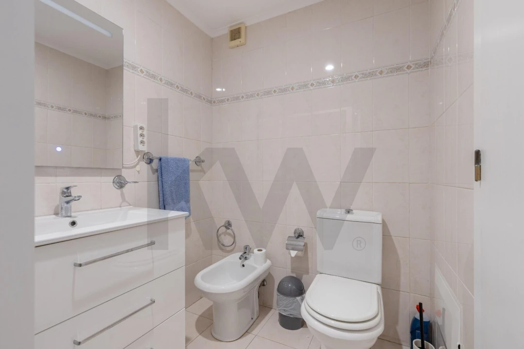 Apartamento T2 para Venda em Caniço Foto 18