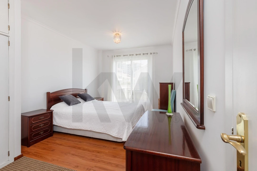 Apartamento T2 para Venda em Caniço Foto 19