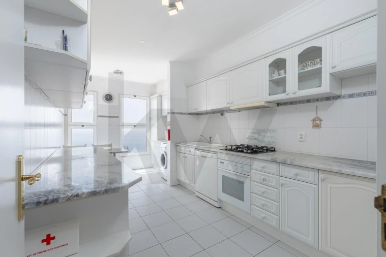 Apartamento T2 para Venda em Caniço Foto 13