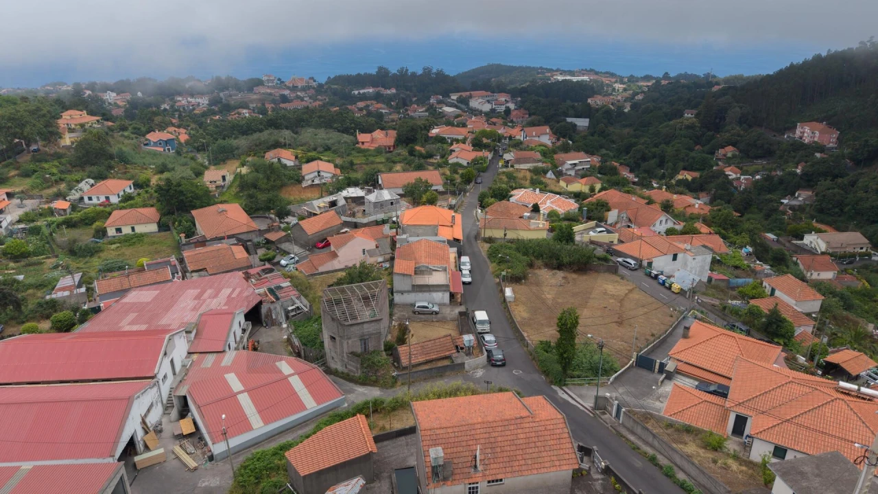 Moradia T1 para Venda em Camacha Foto 8