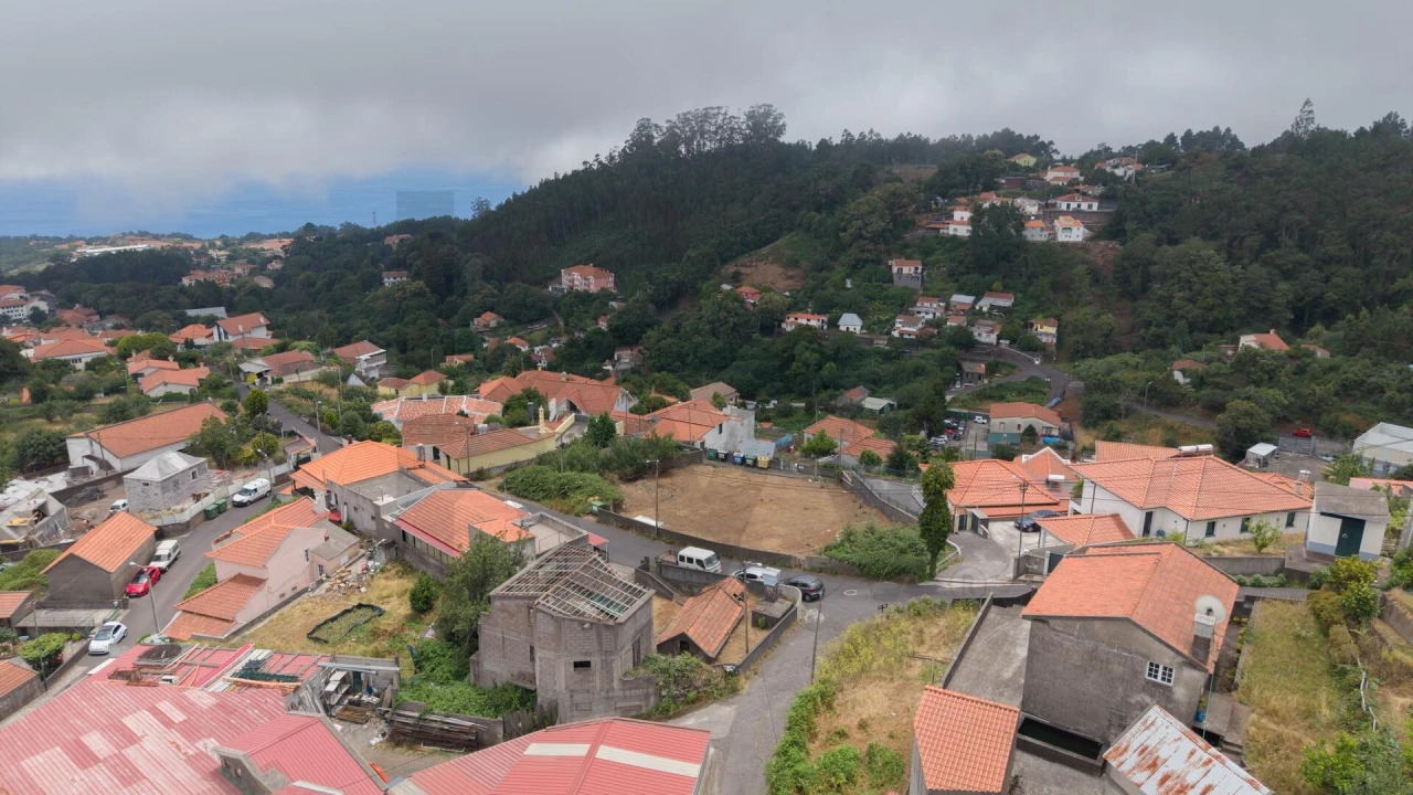 Moradia T1 para Venda em Camacha Foto 13