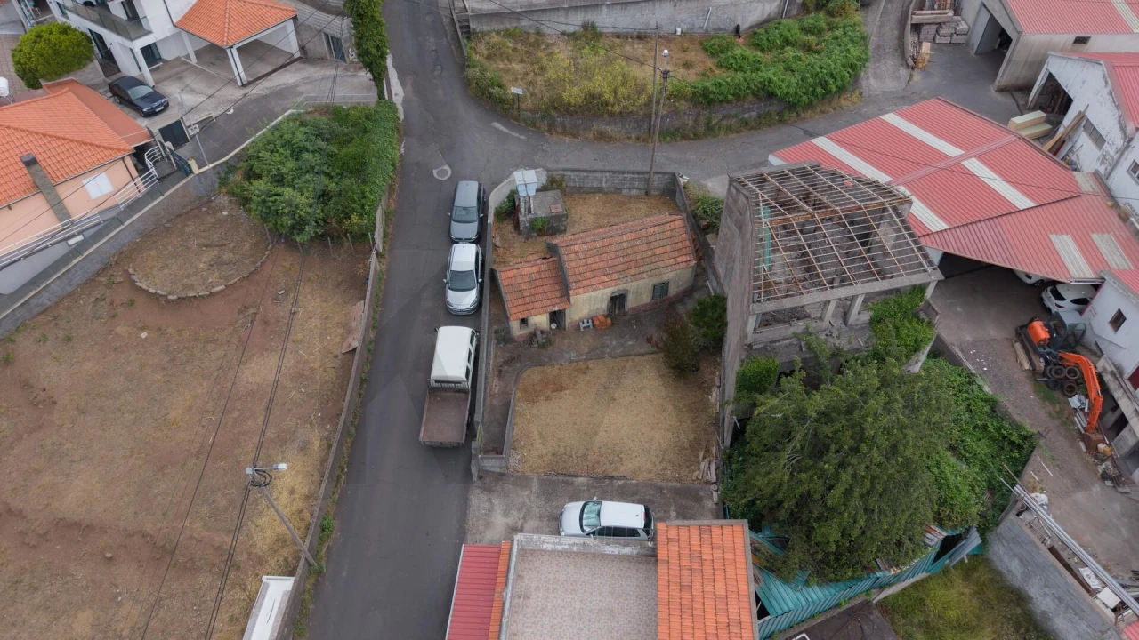 Moradia T1 para Venda em Camacha Foto 3