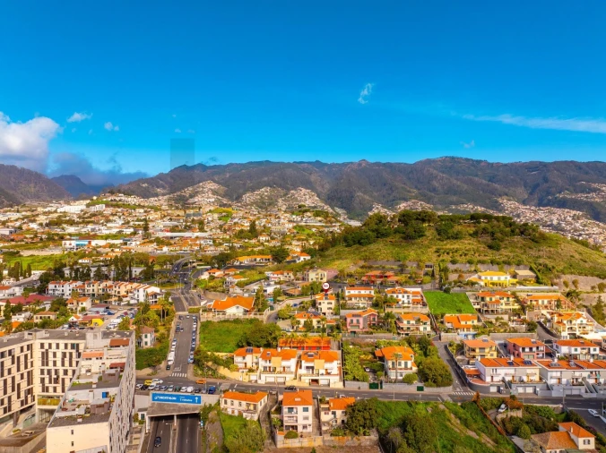 Moradia T3 para Venda em São Martinho Foto 70