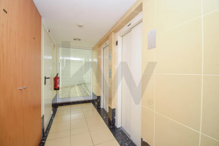 Apartamento T1 para Venda em Santa Clara Foto 3