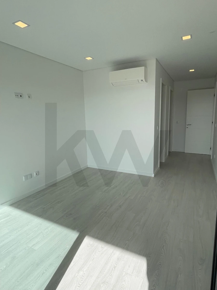 Apartamento T2 para Arrendamento em Ericeira Foto 15