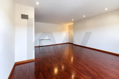 Apartamento T3 para Arrendamento em Gondomar (São Cosme), Valbom e Jovim