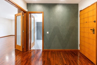 Apartamento T3 para Arrendamento em Gondomar (São Cosme), Valbom e Jovim