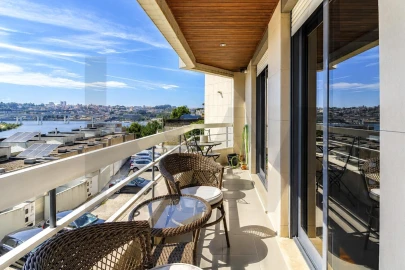 Apartamento T3 para Arrendamento em Gondomar (São Cosme), Valbom e Jovim