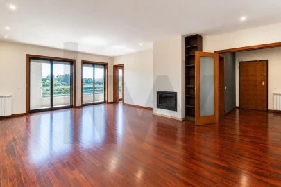 Apartamento T3 para Arrendamento em Gondomar (São Cosme), Valbom e Jovim