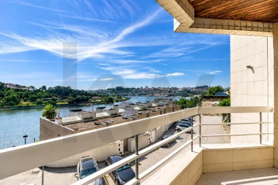 Apartamento T3 para Arrendamento em Gondomar (São Cosme), Valbom e Jovim