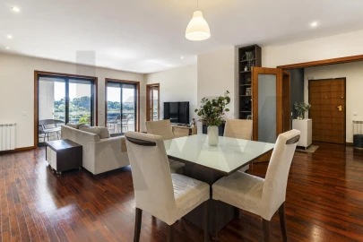 Apartamento T3 para Arrendamento em Gondomar (São Cosme), Valbom e Jovim