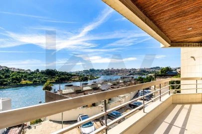 Apartamento T3 para Arrendamento em Gondomar (São Cosme), Valbom e Jovim