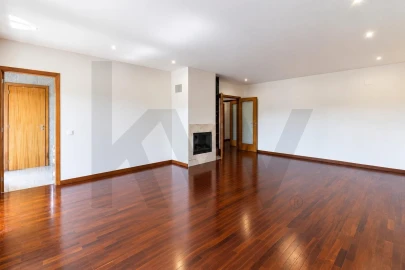 Apartamento T3 para Arrendamento em Gondomar (São Cosme), Valbom e Jovim