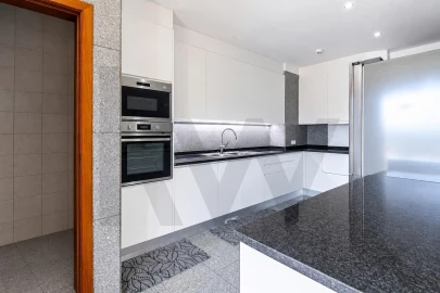 Apartamento T3 para Arrendamento em Gondomar (São Cosme), Valbom e Jovim