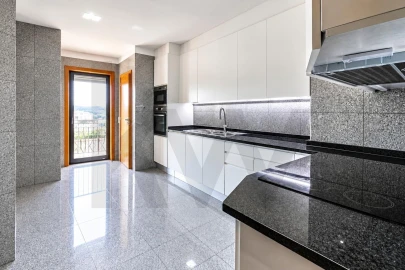Apartamento T3 para Arrendamento em Gondomar (São Cosme), Valbom e Jovim