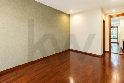 Apartamento T3 para Arrendamento em Gondomar (São Cosme), Valbom e Jovim