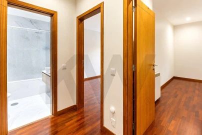Apartamento T3 para Arrendamento em Gondomar (São Cosme), Valbom e Jovim