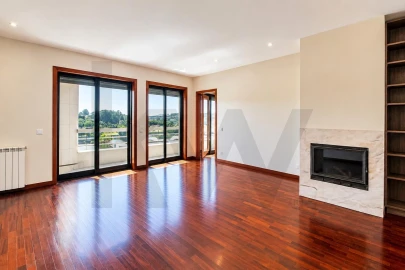 Apartamento T3 para Arrendamento em Gondomar (São Cosme), Valbom e Jovim
