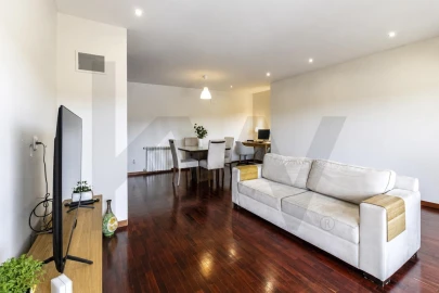Apartamento T3 para Arrendamento em Gondomar (São Cosme), Valbom e Jovim