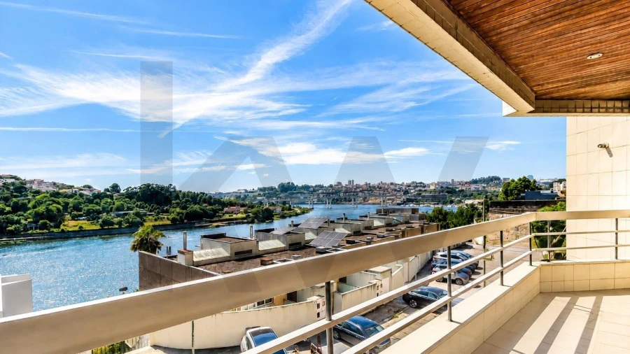 Apartamento T3 para Arrendamento em Gondomar (São Cosme), Valbom e Jovim