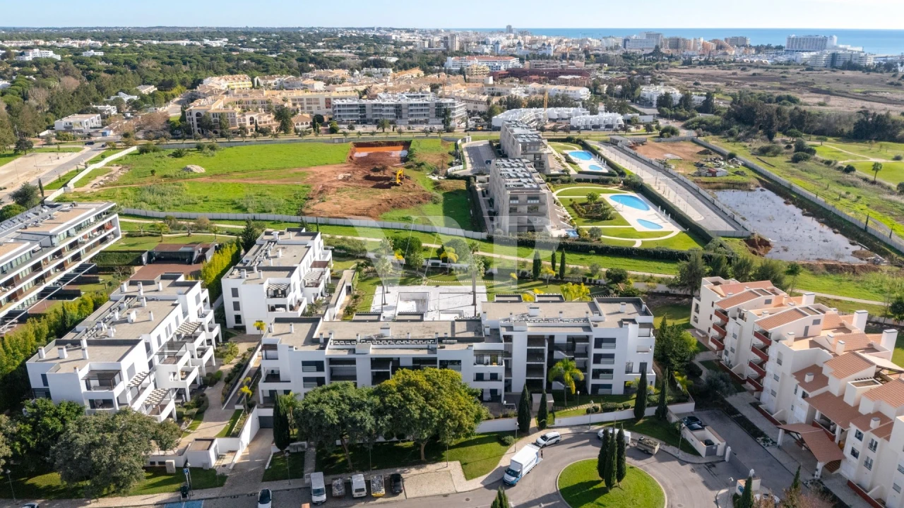 Apartamento T2 para Venda em Quarteira Foto 7