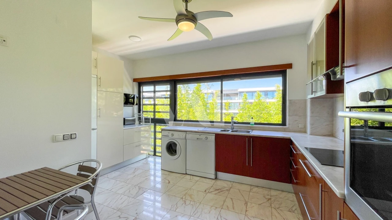 Apartamento T2 para Venda em Quarteira Foto 5