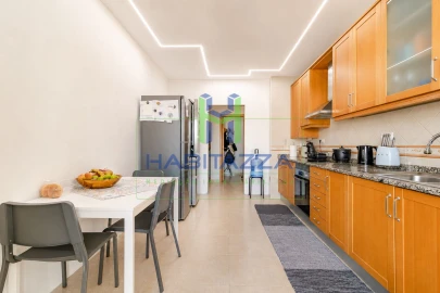 Apartamento T3 para Venda em Lagos (São Sebastião e Santa Maria)