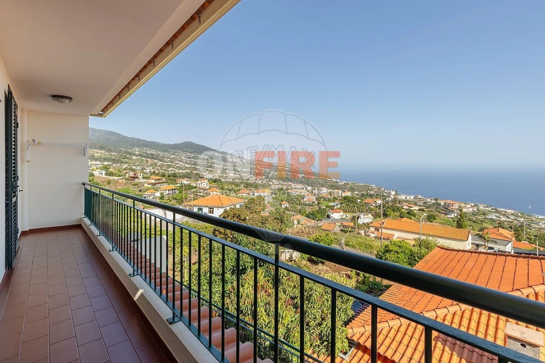 Moradia T3 para Venda em Estreito da Calheta Foto 18
