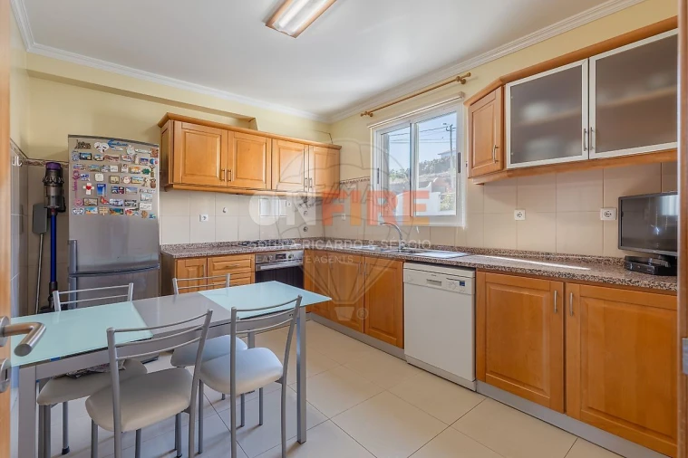 Moradia T3 para Venda em Estreito da Calheta Foto 3