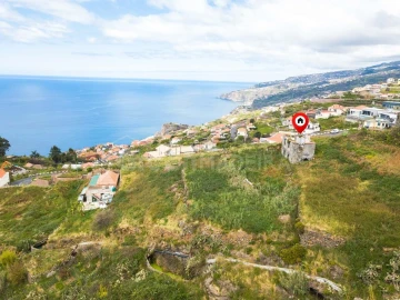 Moradia T2 para Venda em Ribeira Brava