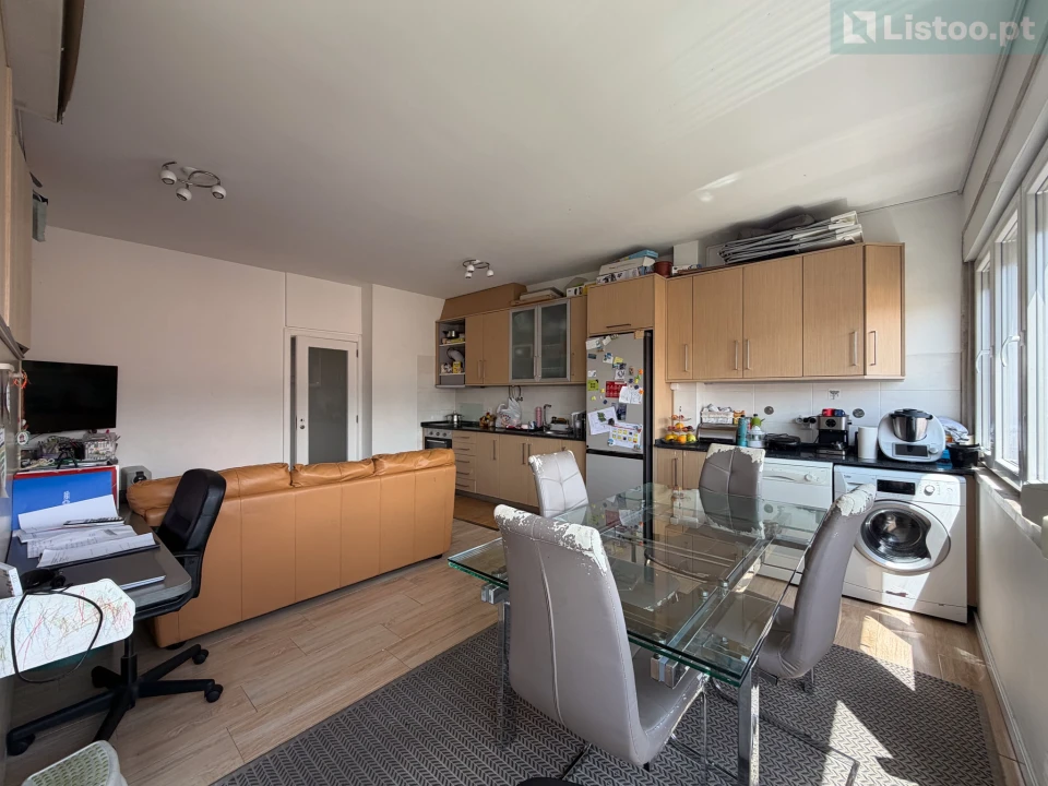 Apartamento T2 para Venda em Benfica Foto 2