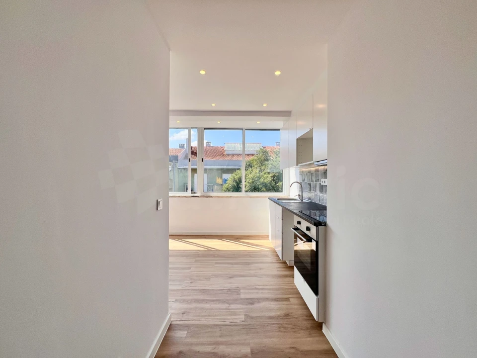 Apartamento T2 para Venda em Águas Livres Foto 3
