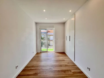 Apartamento T2 para Venda em Águas Livres