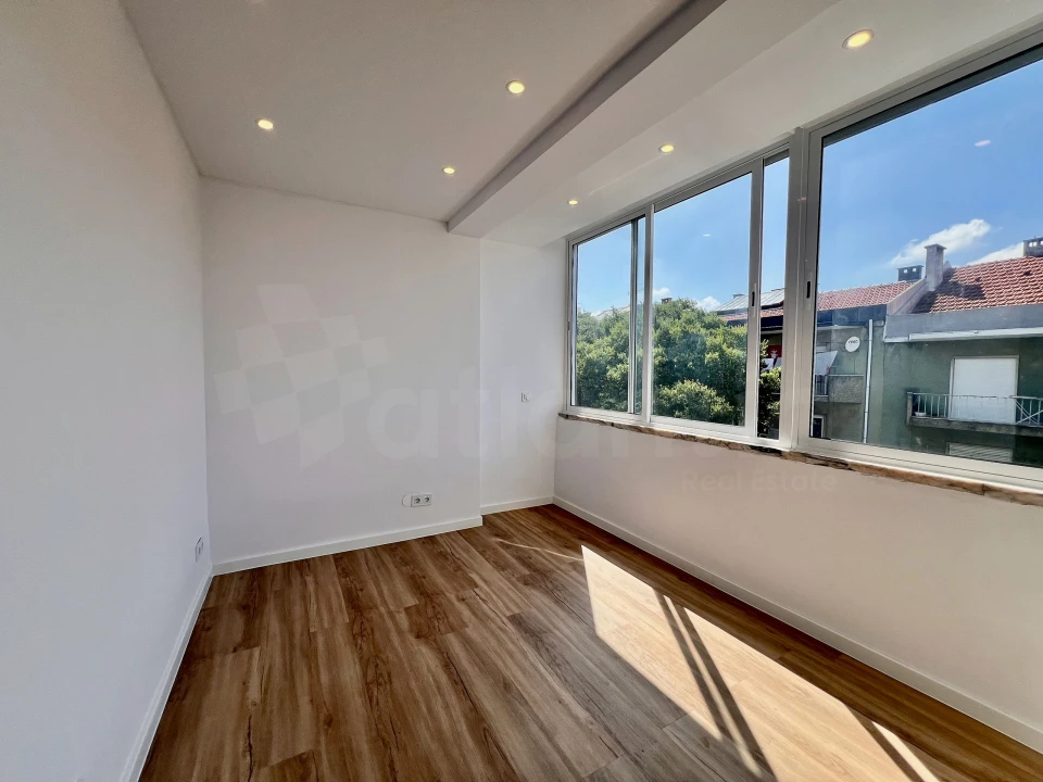 Apartamento T2 para Venda em Águas Livres Foto 4